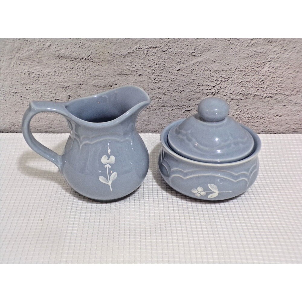 Pfaltzgraff Gazebo Boquete Baby Blue Creamer & Sugar Set 024‎